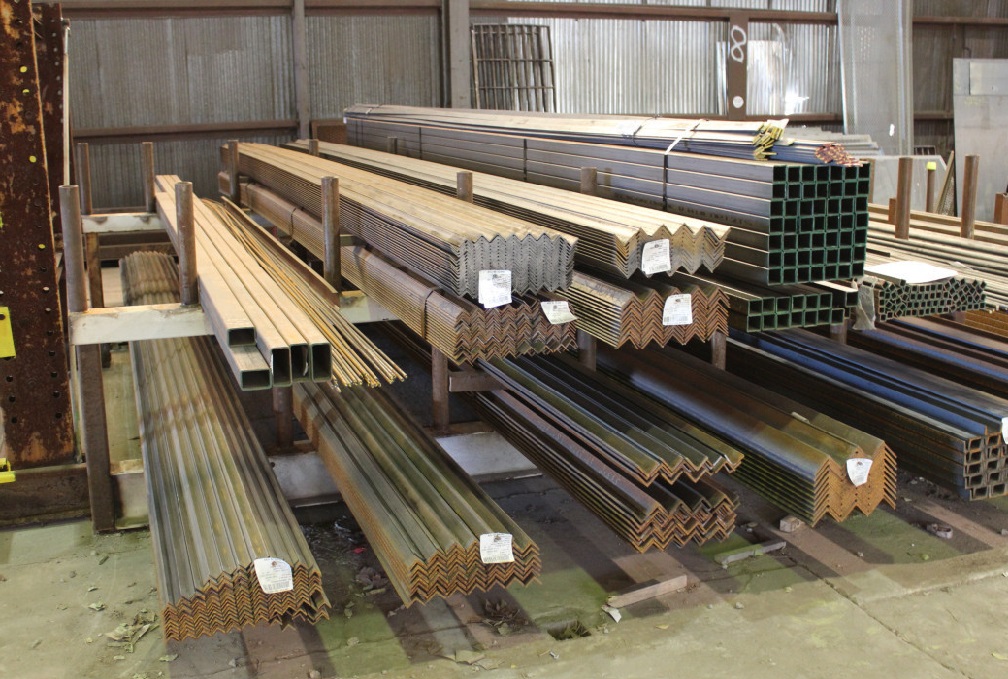 уголок металлический